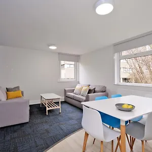 Apartment Cooper Court
