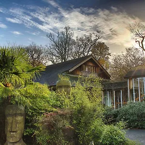 Marwell - A Bespoke 3*, Winchester Verenigd Koninkrijk